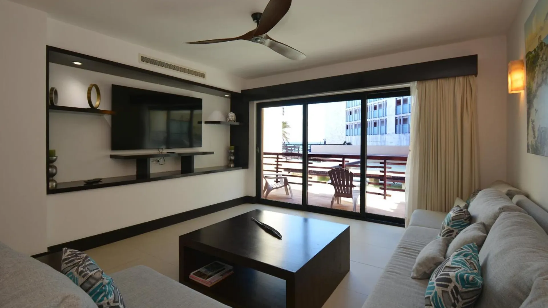 Awesome Apartment At Aldea Thai Beachfront Playa del Carmen 0*,  México